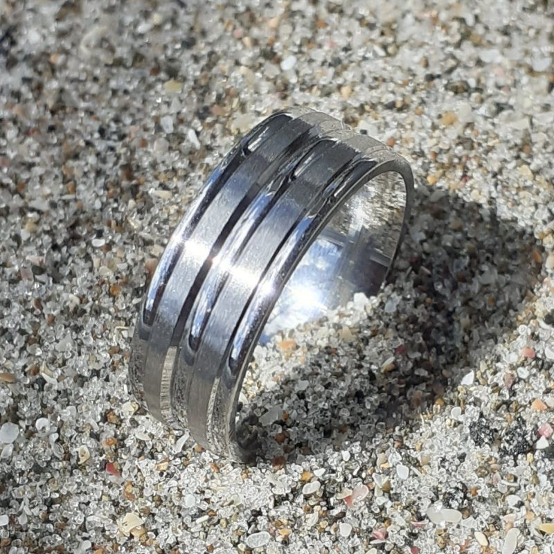 Men's Silver Titanium Ring Edge Classic